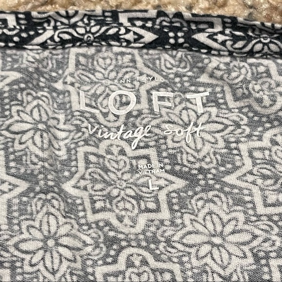 WOMEN’S ANN TAYLOR LOFT VINTAGE SOFT BLOUSE - Picture 3 of 3